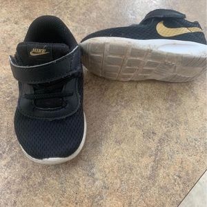 Nike Toddler Shoes Size 5